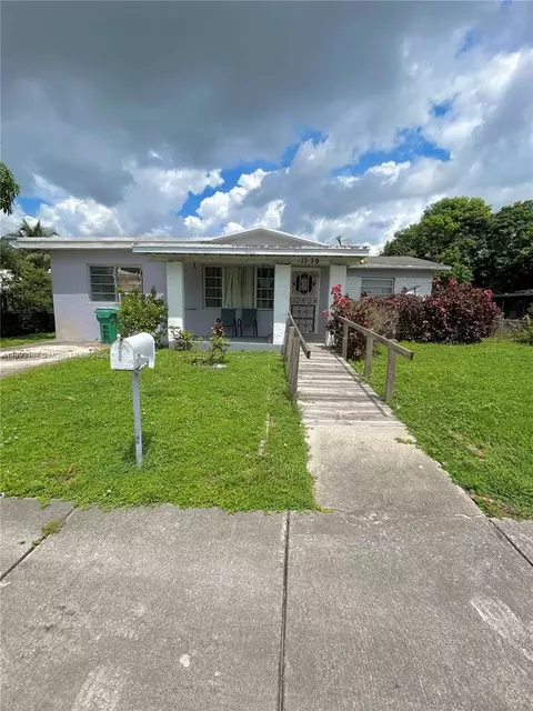 1779 NW 90th St, Miami, FL 33147