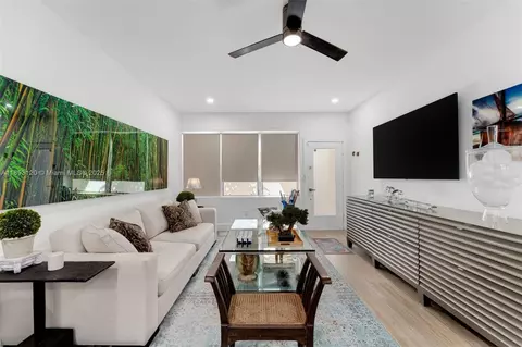 4720 Pine Tree Dr #2, Miami Beach, FL 33140