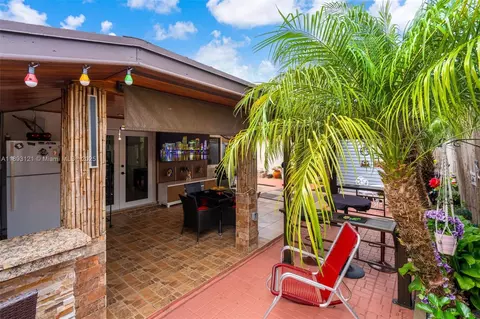 Exterior - 3155 W 68th Pl, Hialeah, FL 33018 photo 2 of 3