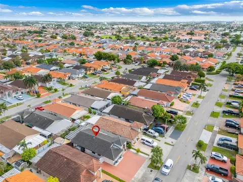 View/Area - 3155 W 68th Pl, Hialeah, FL 33018 photo 10 of 13
