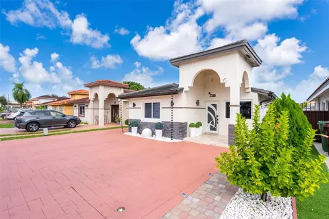 Exterior - 3155 W 68th Pl, Hialeah, FL 33018 photo 1 of 3