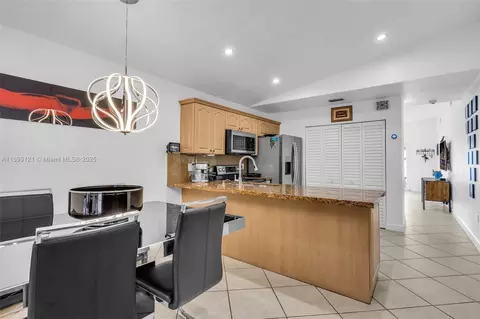 Kitchen - 3155 W 68th Pl, Hialeah, FL 33018 photo 4 of 4