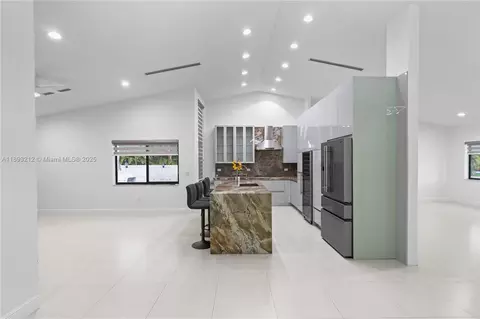 Kitchen - 9182 NW 148th St, Miami Lakes, FL 33018 photo 4 of 8