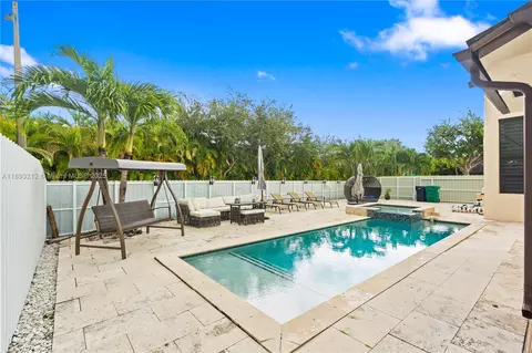Exterior - 9182 NW 148th St, Miami Lakes, FL 33018 photo 6 of 8