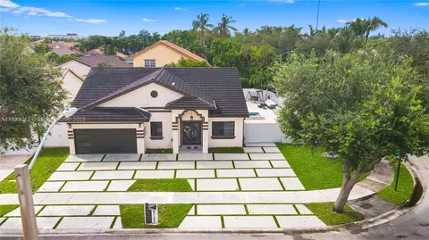 View/Area - 9182 NW 148th St, Miami Lakes, FL 33018 photo 3 of 4
