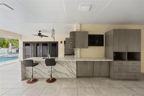 Kitchen - 9182 NW 148th St, Miami Lakes, FL 33018 photo 1 of 8