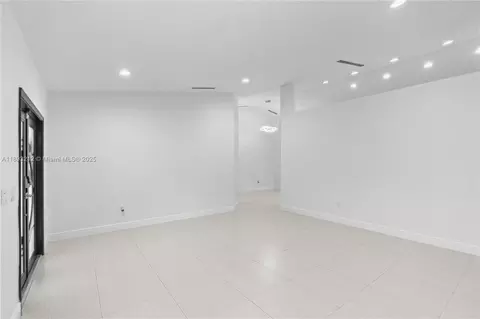 Living - 9182 NW 148th St, Miami Lakes, FL 33018 photo 2 of 7