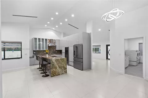 Kitchen - 9182 NW 148th St, Miami Lakes, FL 33018 photo 5 of 8