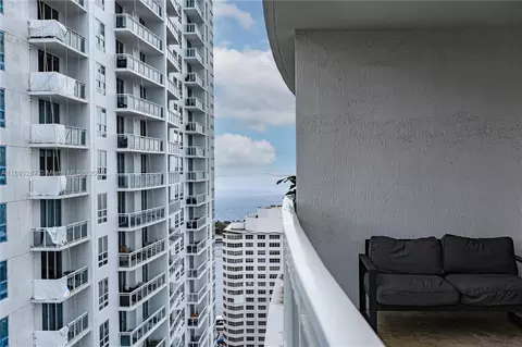 951 Brickell Ave #2601, Miami, FL 33131
