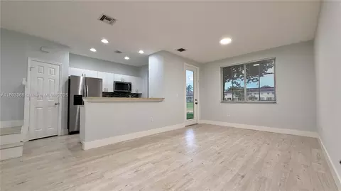 1976 SW 60th Ter, North Lauderdale, FL 33068