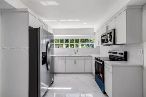 19611 NW 4th Ave, Miami Gardens, FL 33169