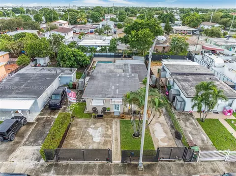 View/Area - 940 E 21st St, Hialeah, FL 33013 photo 4 of 7