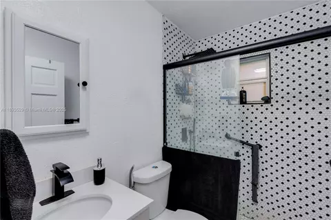 Bath - 940 E 21st St, Hialeah, FL 33013 photo 1 of 1