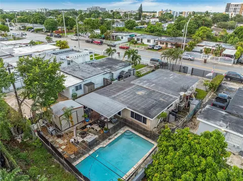 View/Area - 940 E 21st St, Hialeah, FL 33013 photo 3 of 7