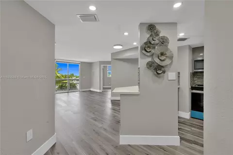 5880 Collins Ave #403, Miami Beach, FL 33140