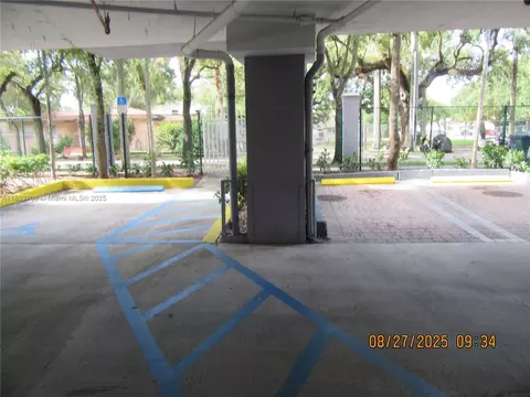 2475 NW 16th St Rd #205, Miami, FL 33125