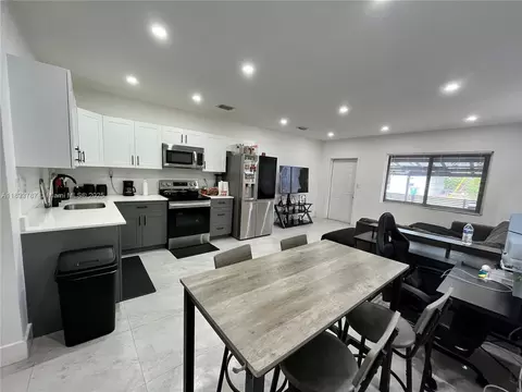 1102 NW 103rd St, Miami, FL 33150