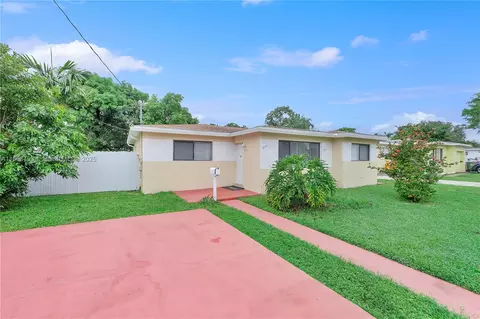 621 SW 5th Ct, Hallandale Beach, FL 33009