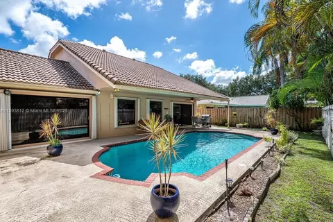 1855 NW 106th Ter, Plantation, FL 33322