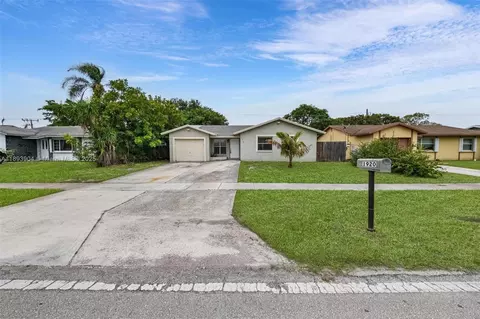 1920 NW 3rd Ave, Pompano Beach, FL 33060 photo 2