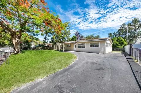 6442 Oak St, Hollywood, FL 33024