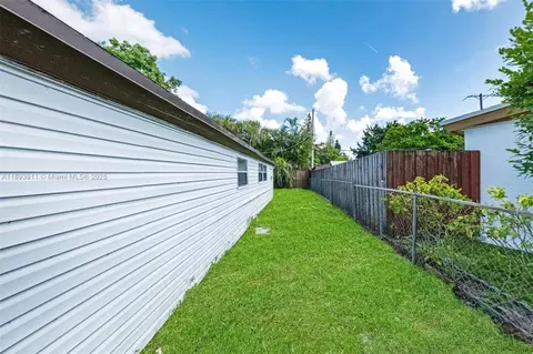 Exterior - 5736 Simms St, Hollywood, FL 33021 photo 4 of 12
