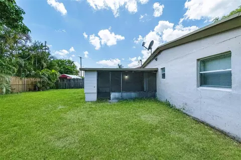 Exterior - 5736 Simms St, Hollywood, FL 33021 photo 9 of 12