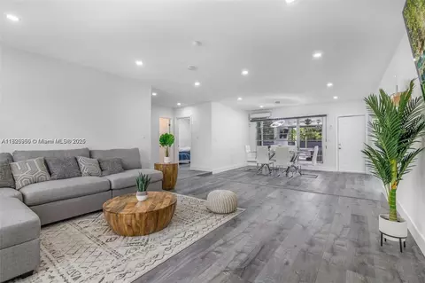 2718 Adams St, Hollywood, FL 33020