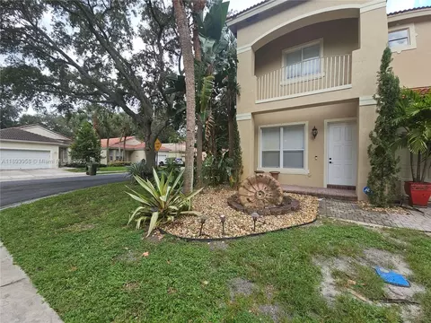 1768 NW 78th Ave, Pembroke Pines, FL 33024