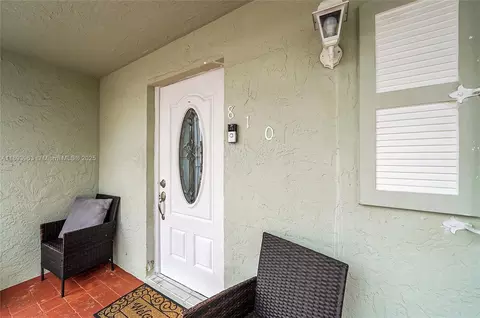 810 W 80th Pl, Hialeah, FL 33014 photo 5