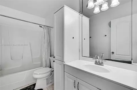 810 W 80th Pl, Hialeah, FL 33014 photo 31