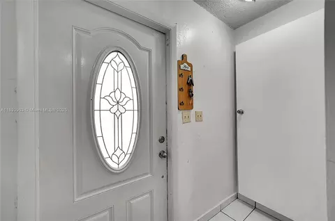 810 W 80th Pl, Hialeah, FL 33014 photo 8