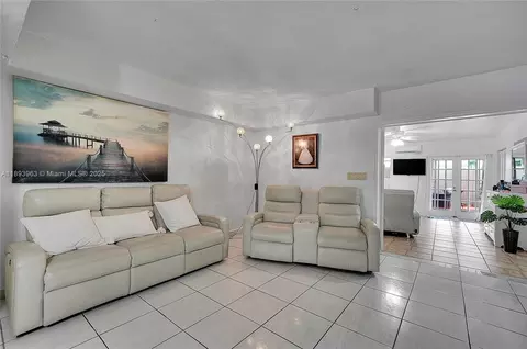 810 W 80th Pl, Hialeah, FL 33014 photo 18
