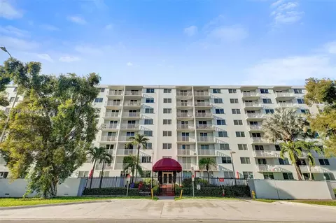 1251 NE 108th St #610, Miami, FL 33161
