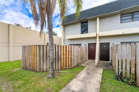 2306 NW 52nd Ave #2306, Lauderhill, FL 33313