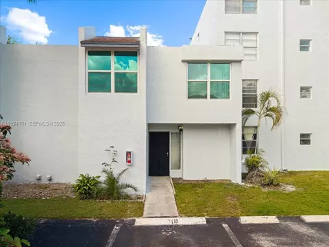 9450 Live Oak Pl #109, Davie, FL 33324