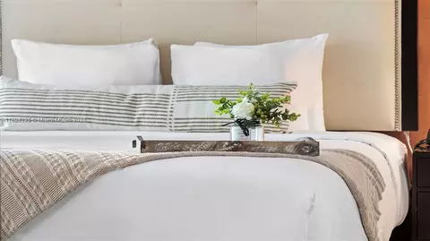 1437 Collins Ave #327, Miami Beach, FL 33139