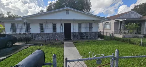3280 NW 51st Ter, Miami, FL 33142