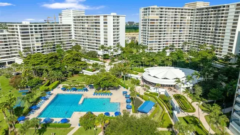 600 Three Islands Blvd #317, Hallandale Beach, FL 33009