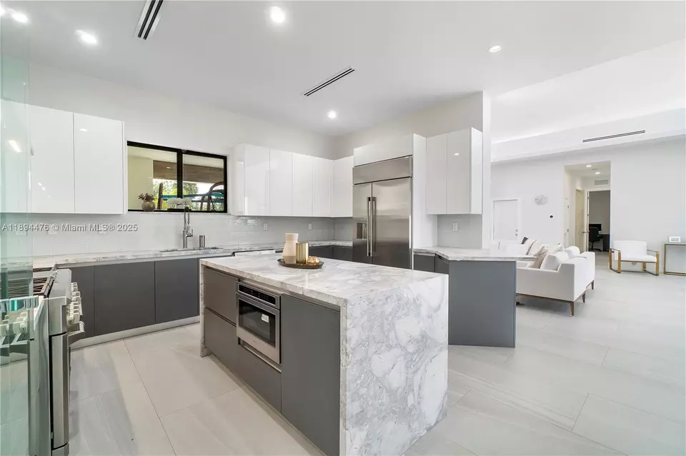 Kitchen - 12250 SW 103rd Ter, Miami, FL 33186 photo 4 of 6