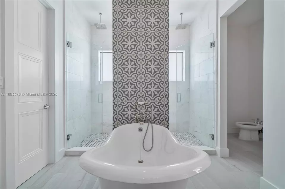 Bath - 12250 SW 103rd Ter, Miami, FL 33186 photo 3 of 9