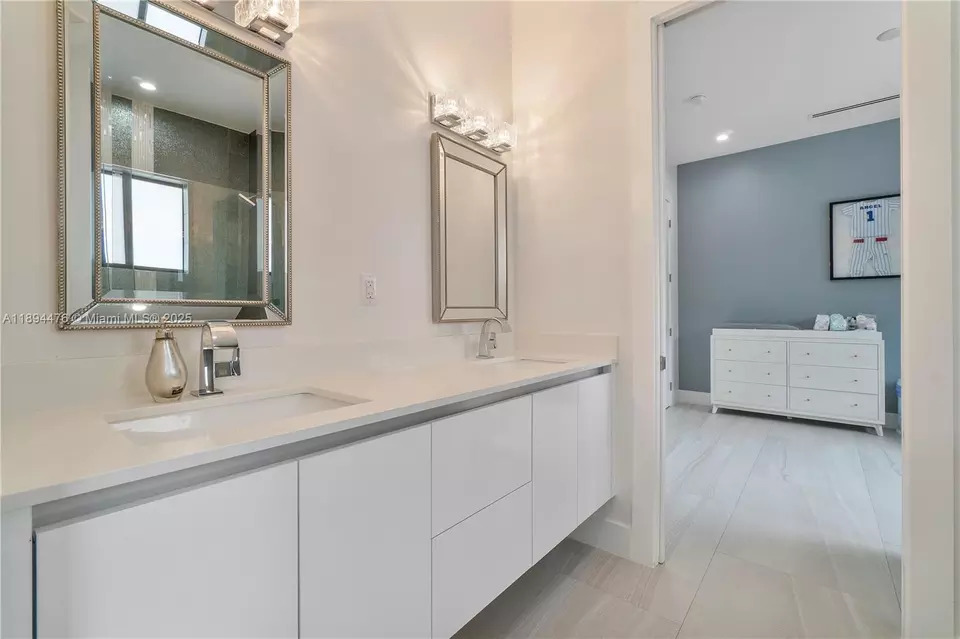 Bath - 12250 SW 103rd Ter, Miami, FL 33186 photo 6 of 9