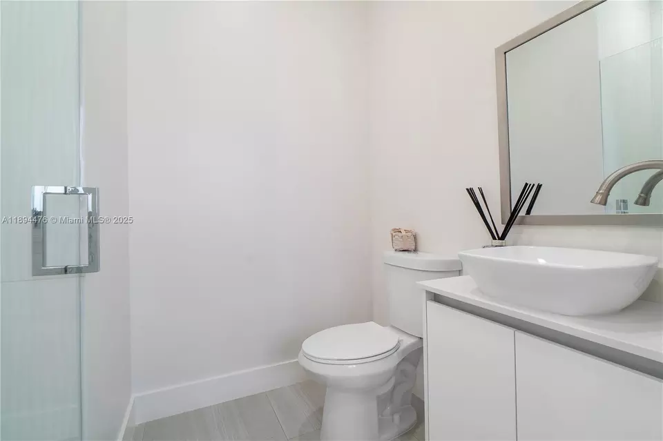 Bath - 12250 SW 103rd Ter, Miami, FL 33186 photo 8 of 9