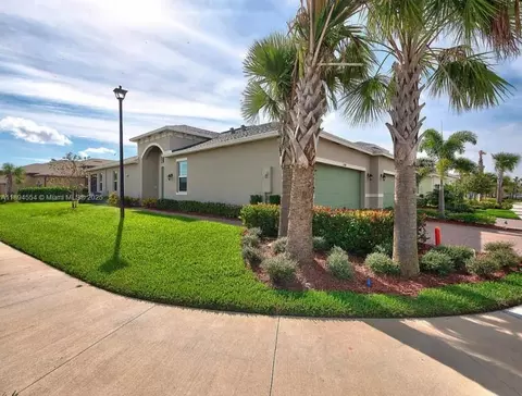 11484 SW Lake Park Dr, Port Saint Lucie, FL 34987