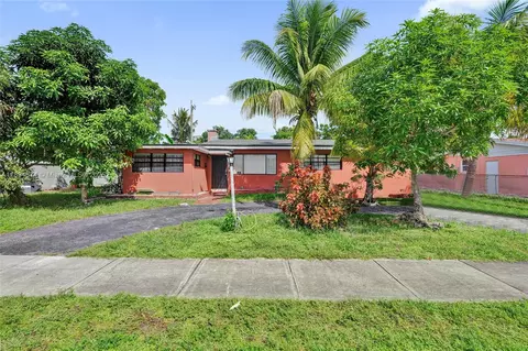 685 NE 180th St, Miami, FL 33162