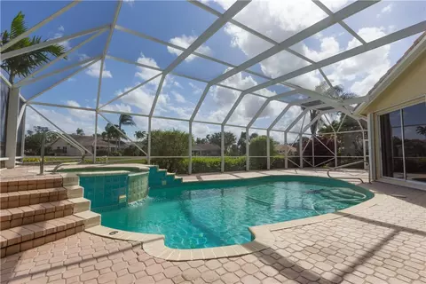 415 SE 34th Ter, Homestead, FL 33033