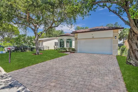 2831 NW 6th Ct, Fort Lauderdale, FL 33311