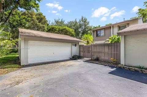10500 SW 112th Ave, Miami, FL 33176