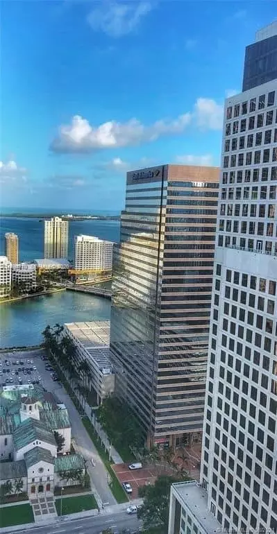 55 SE 6th St #4004, Miami, FL 33131
