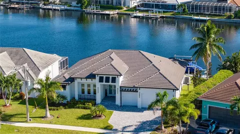 1173 Strawberry Ct, Marco Island, FL 34145